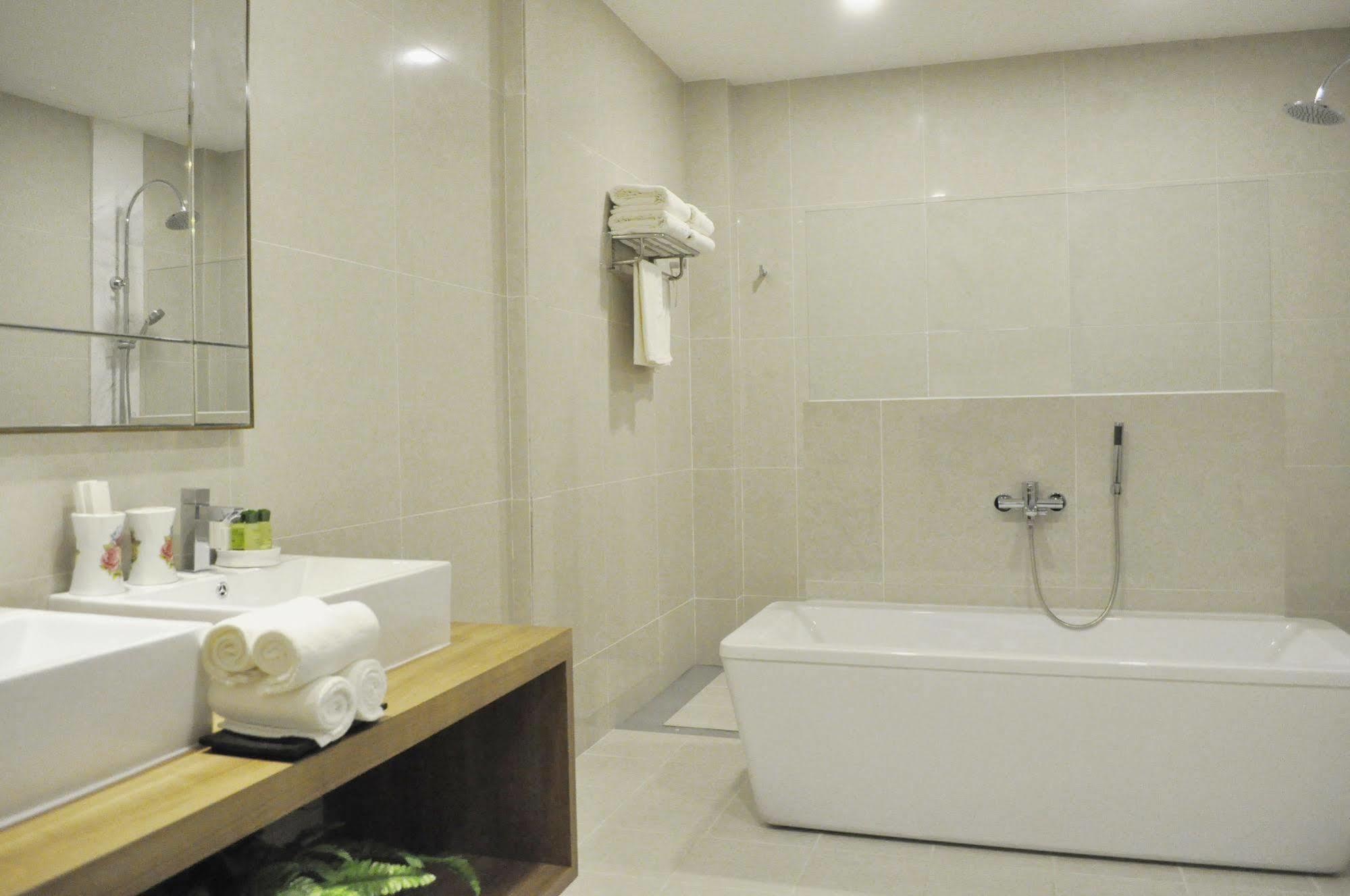 Raintr33 Hotel Singapura Exterior foto